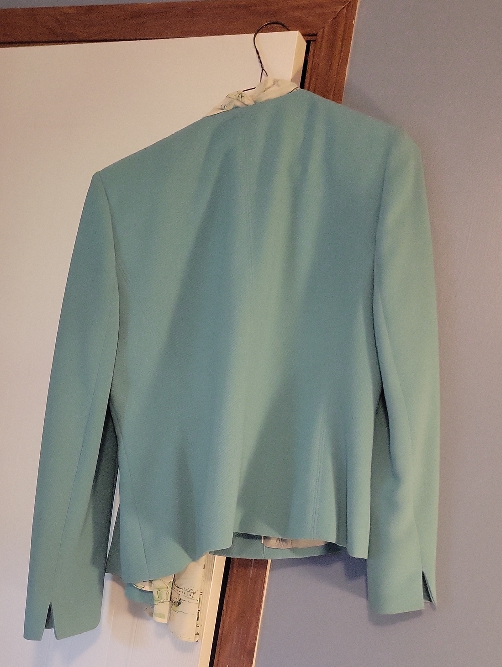 Amanda Smith Suits Sea Green Blazer with scarf and skirt Size 8 - Picture 2 of 4